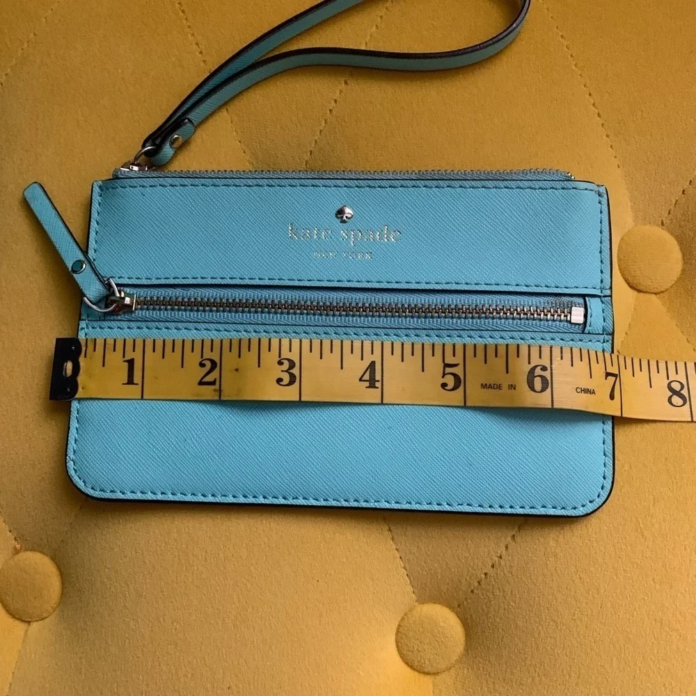 Kate Spade Mikas Pond Bee Wristlet Mint Mojito Green.
